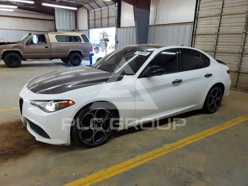 2023 Alfa Romeo Giulia фото