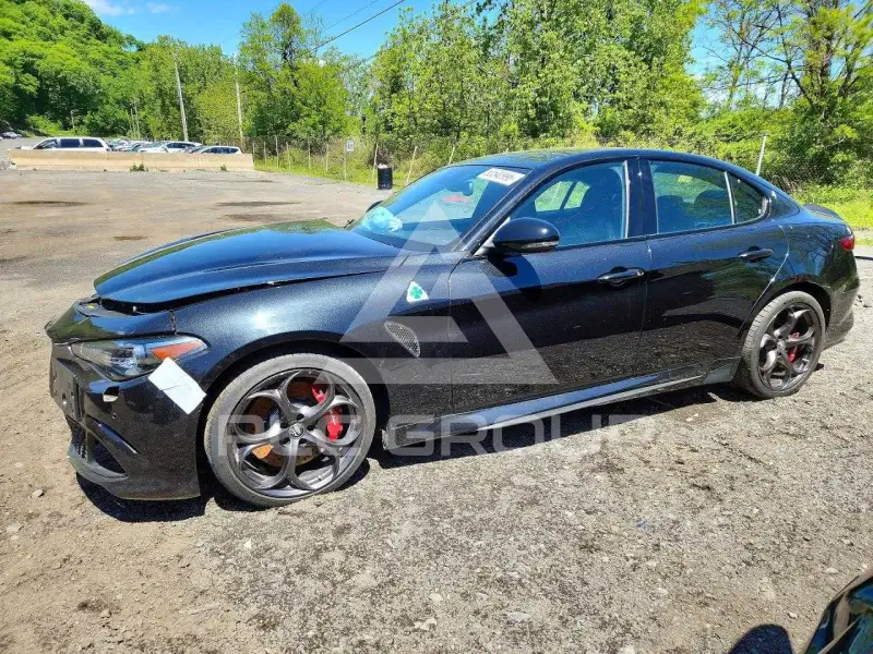 2023 Alfa Romeo Giulia photo