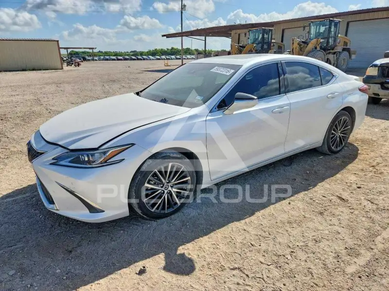 2023 Lexus ES300 photo