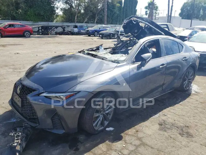 2023 Lexus IS фото