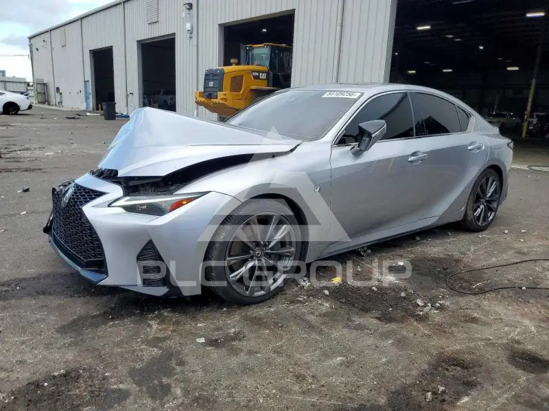 2023 Lexus IS фото