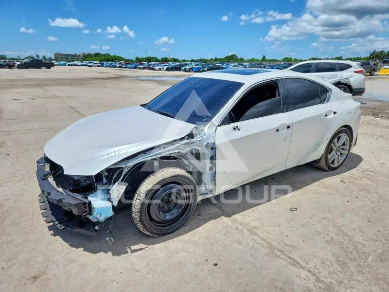 2023 Lexus IS фото