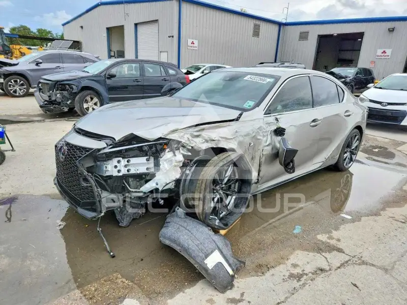 2023 Lexus IS фото