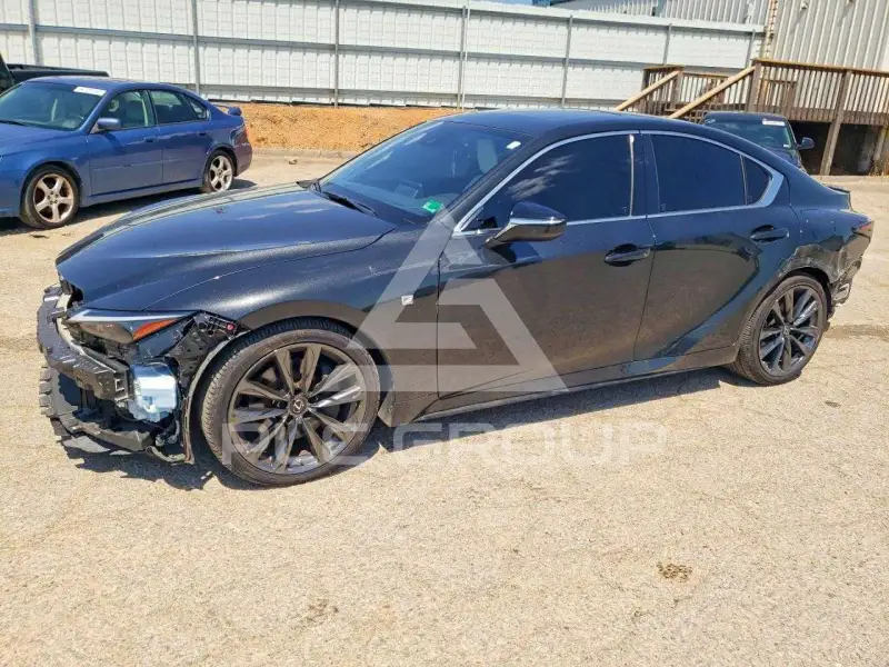 2023 Lexus IS photo