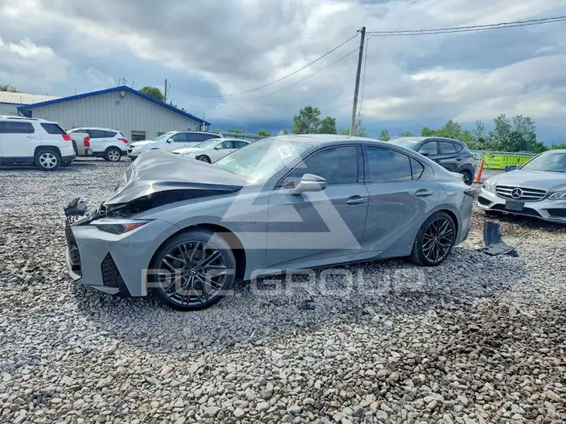 2023 Lexus IS photo