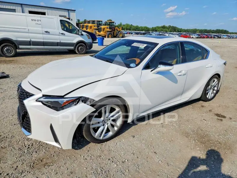 2023 Lexus IS photo