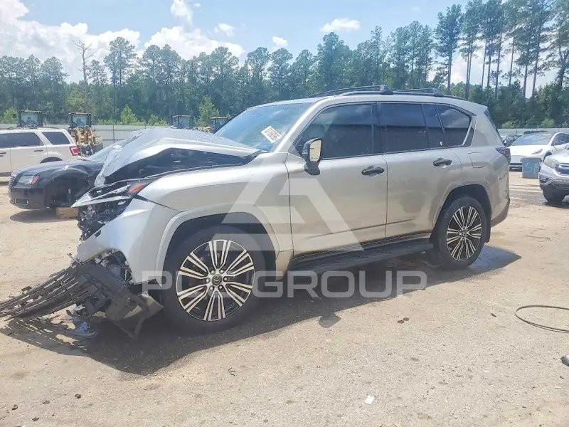 2023 Lexus LX600 photo
