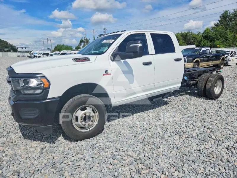 2023 RAM 3500 photo