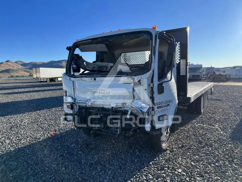 2023 Isuzu NPR фото