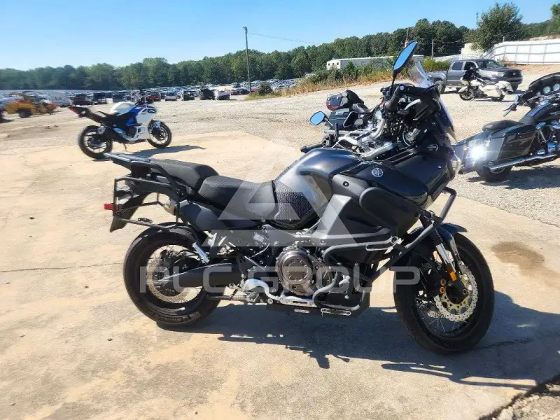 2023 Yamaha Motorbike photo