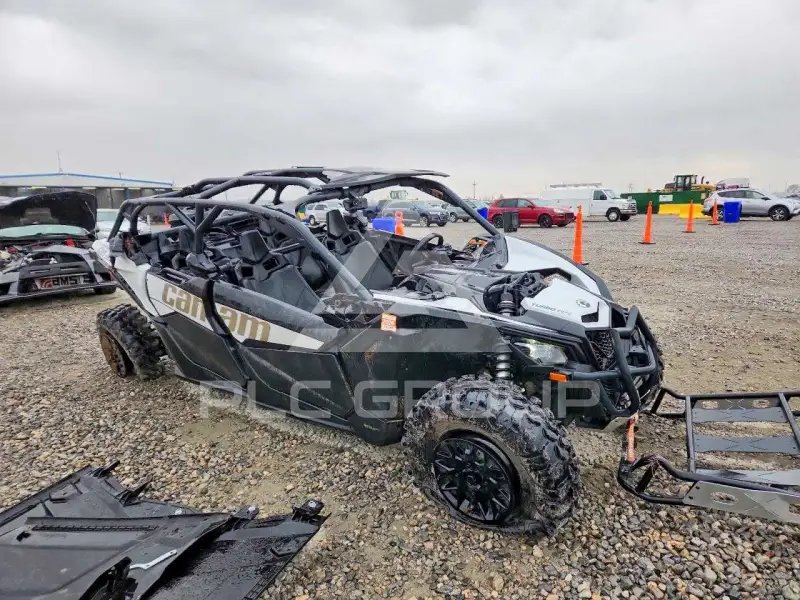 2023 Can-AM Sidebyside фото