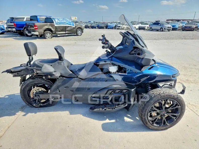 2023 Can-AM SPYDER фото