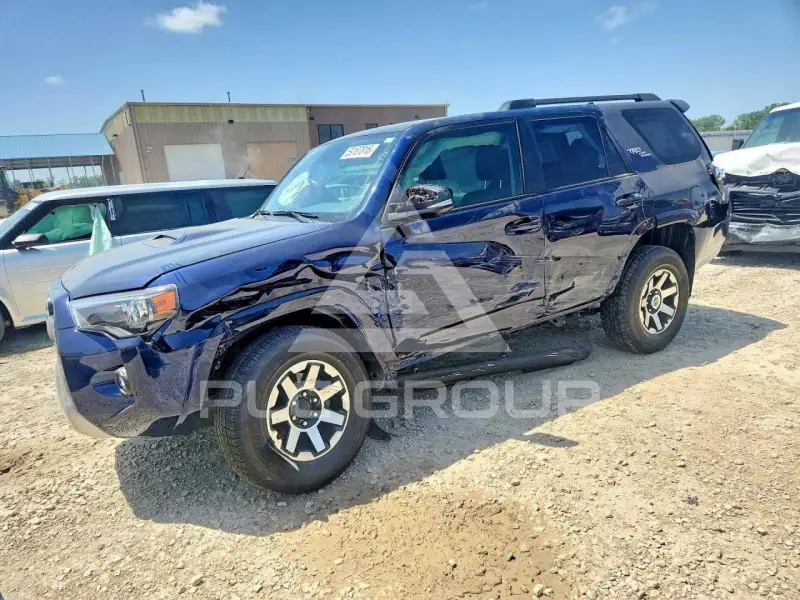 2023 Toyota 4 RUNNER photo
