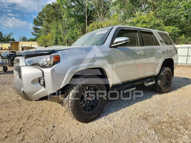2023 Toyota 4 RUNNER photo