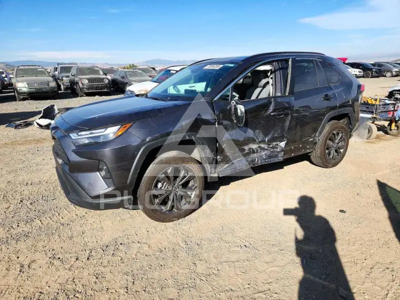 2023 Toyota RAV4 фото