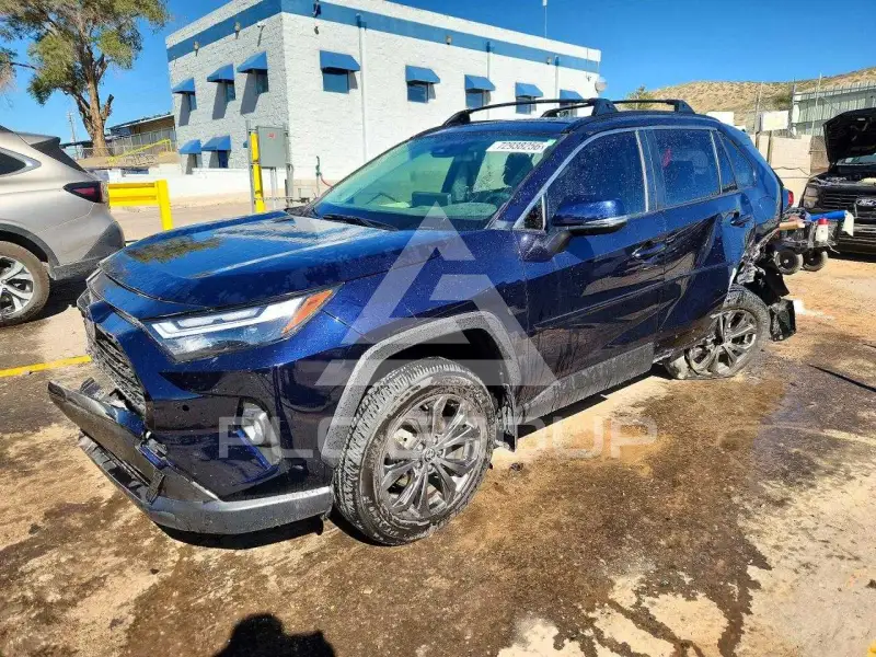2023 Toyota RAV4 фото
