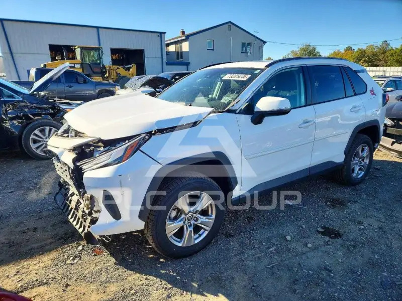 2023 Toyota RAV4 фото