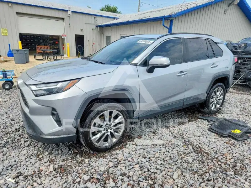 2023 Toyota RAV4 фото