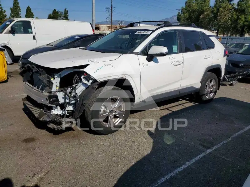 2023 Toyota RAV4 фото