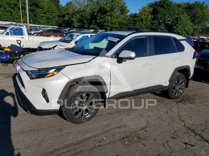 2023 Toyota RAV4 фото