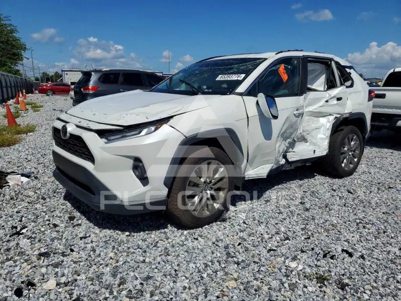 2023 Toyota RAV4 фото