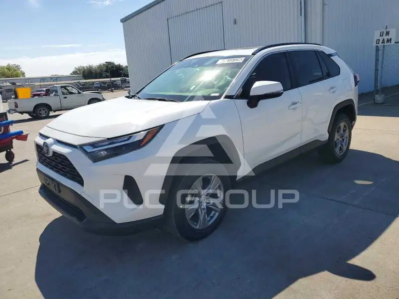 2023 Toyota RAV4 фото