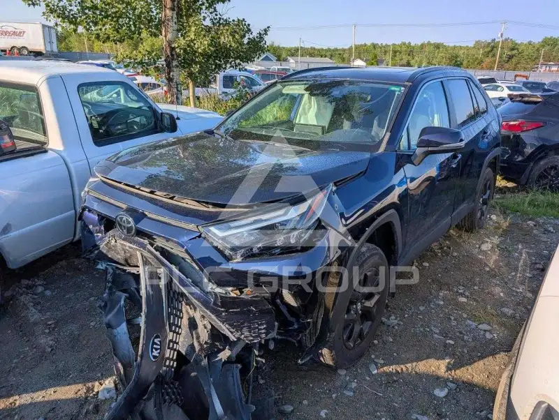 2023 Toyota RAV4 фото