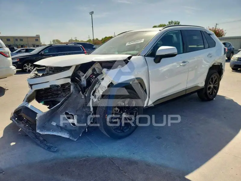 2023 Toyota RAV4 фото