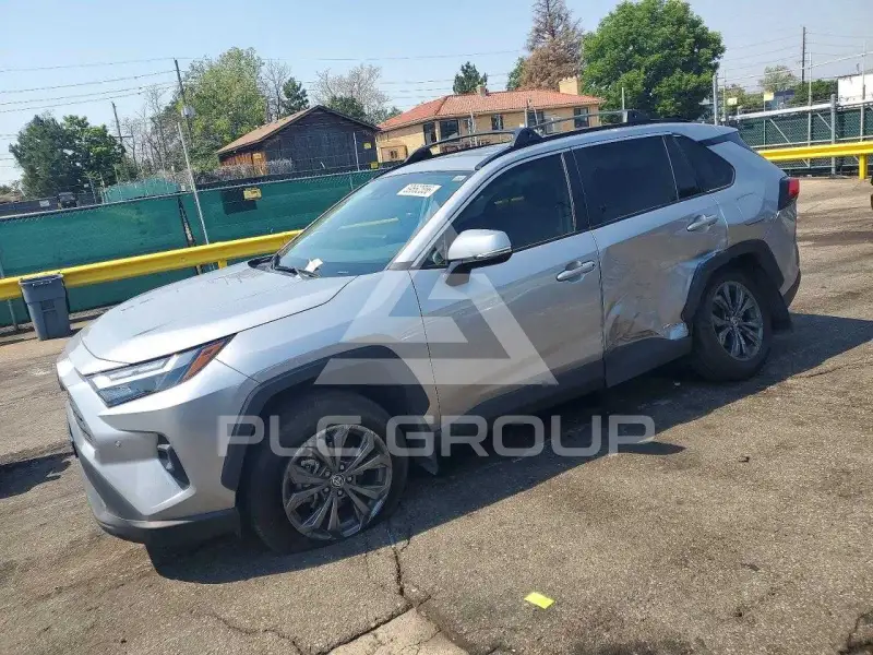 2023 Toyota RAV4 фото