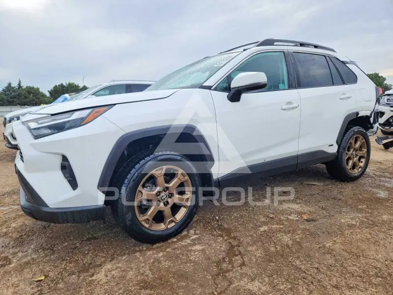 2023 Toyota RAV4 фото