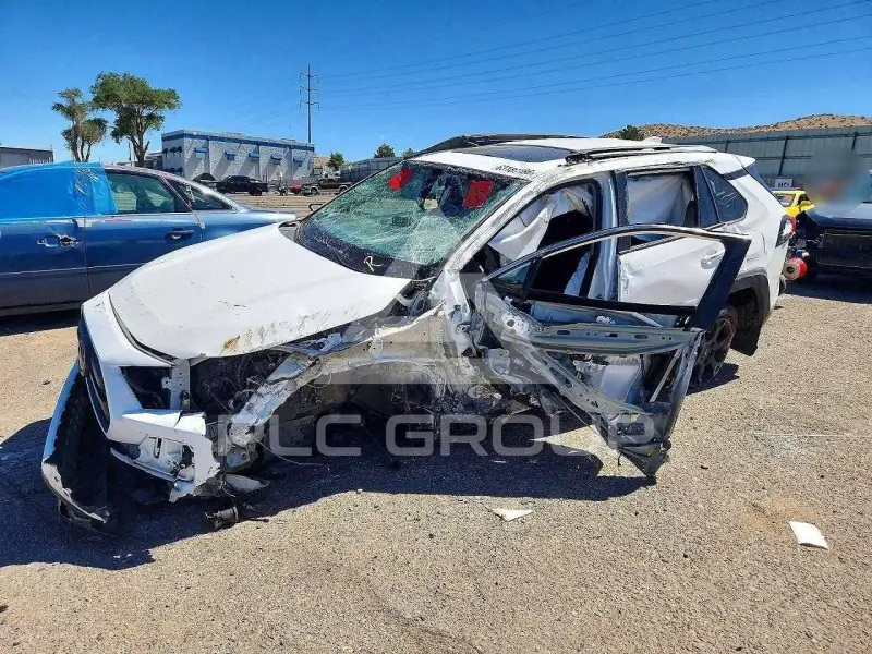 2023 Toyota RAV4 фото