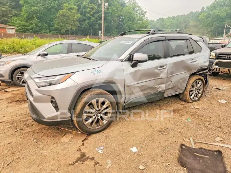 2023 Toyota RAV4 фото