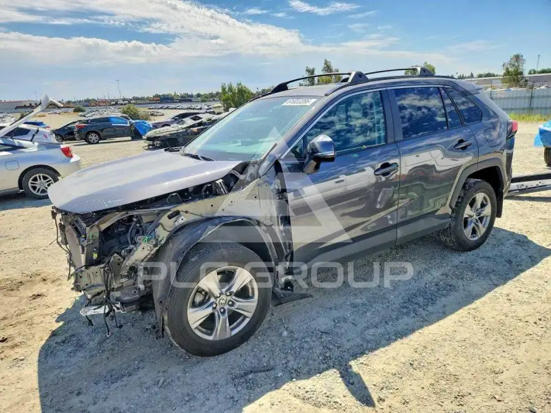 2023 Toyota RAV4 фото