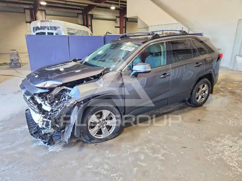 2023 Toyota RAV4 фото