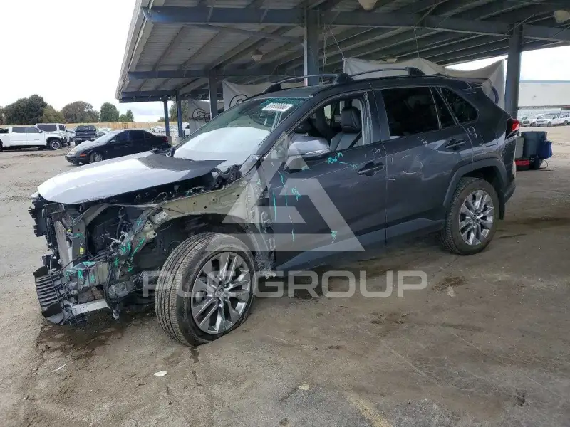 2023 Toyota RAV4 фото