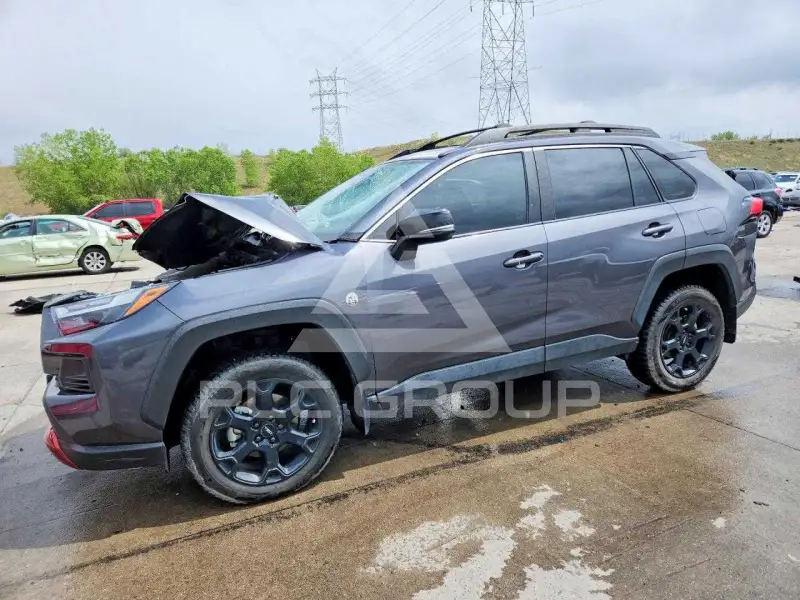 2023 Toyota RAV4 фото