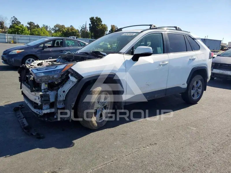 2023 Toyota RAV4 фото