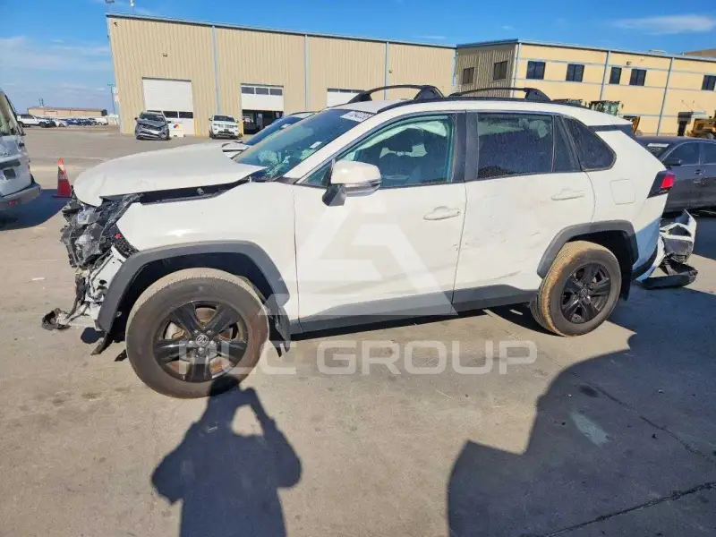 2023 Toyota RAV4 фото