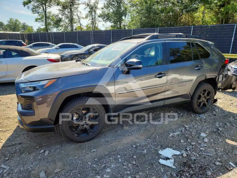 2023 Toyota RAV4 фото