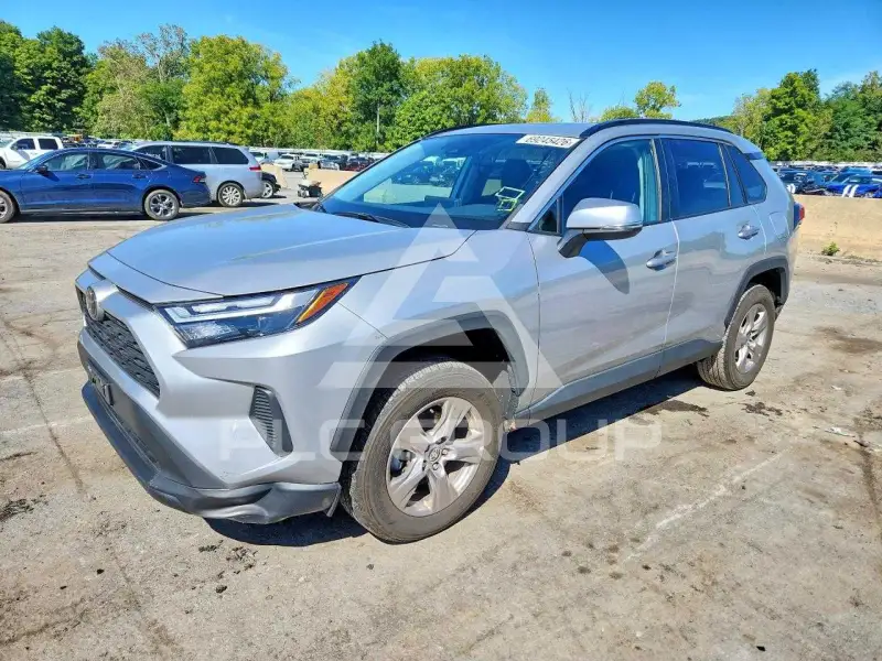 2023 Toyota RAV4 фото