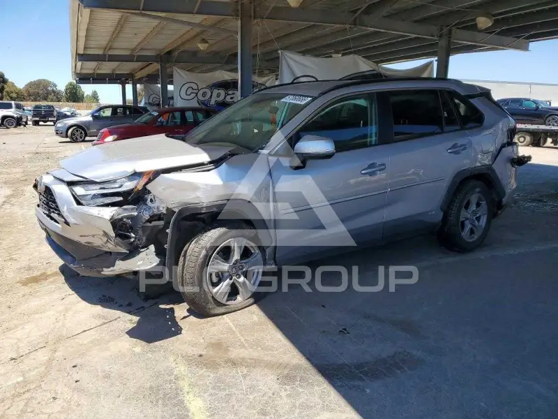 2023 Toyota RAV4 фото