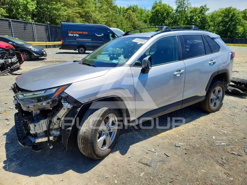 2023 Toyota RAV4 фото