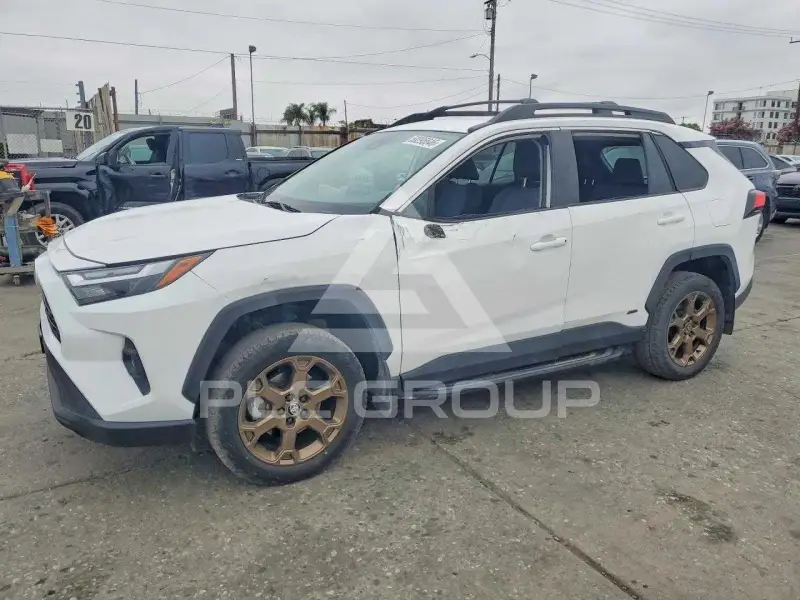 2023 Toyota RAV4 фото