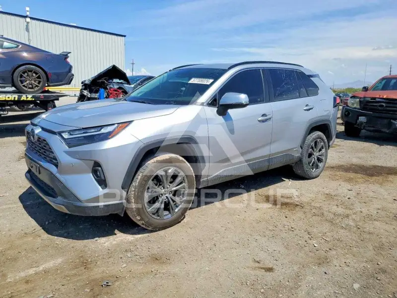 2023 Toyota RAV4 фото