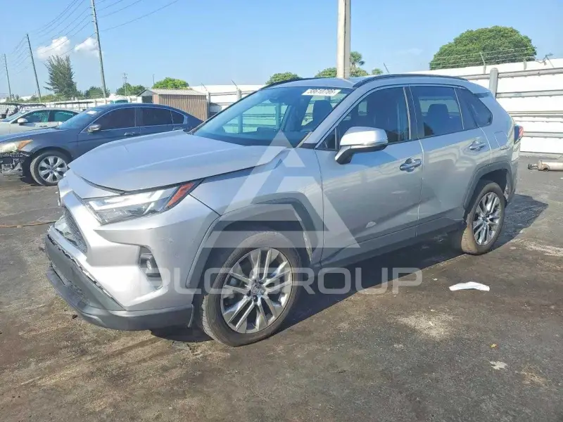 2023 Toyota RAV4 фото