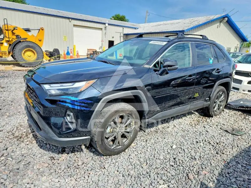 2023 Toyota RAV4 фото