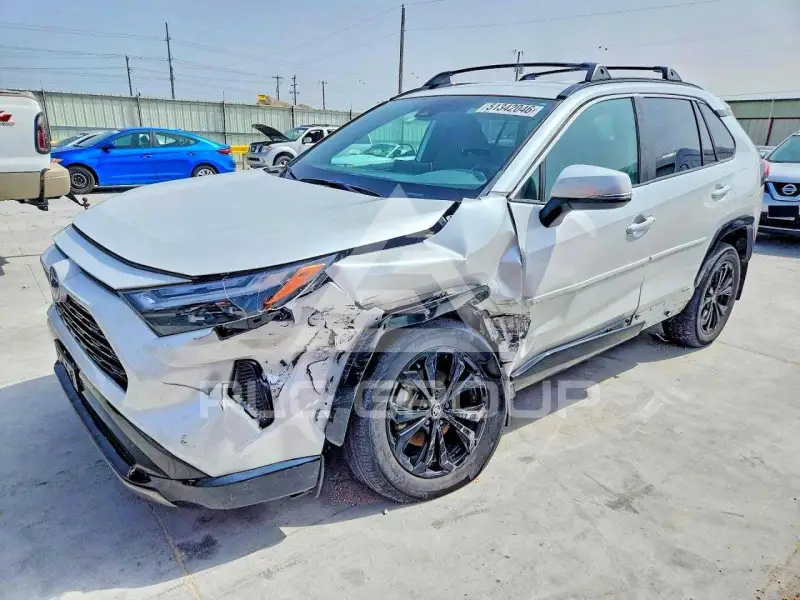 2023 Toyota RAV4 фото