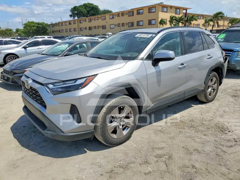 2023 Toyota RAV4 фото
