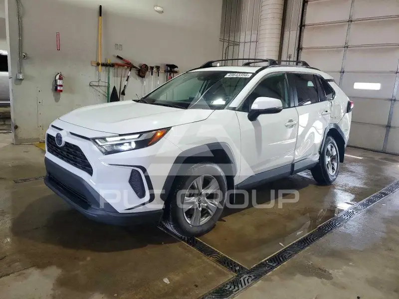 2023 Toyota RAV4 фото