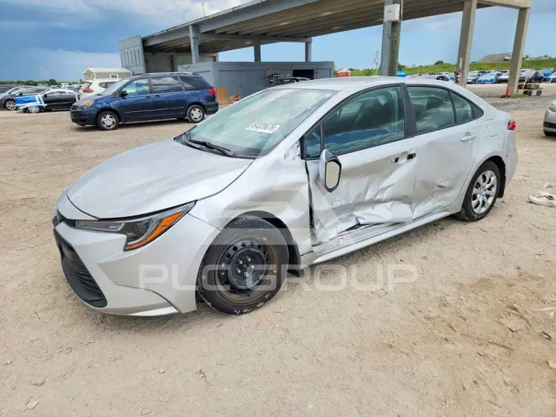 2023 Toyota COROLLA фото